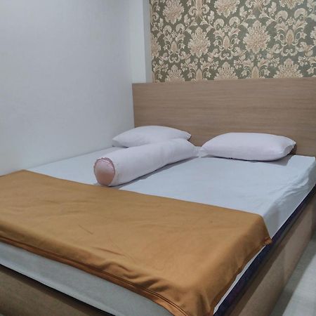 Grha Raf Homestay Makale Екстер'єр фото